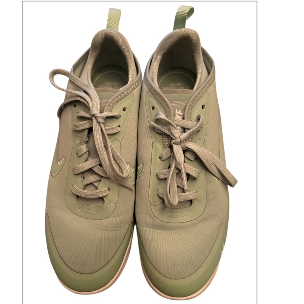 Nike Amixa Women’s Sneakers Green Size 7.5 CD5403-300 Sneakers.